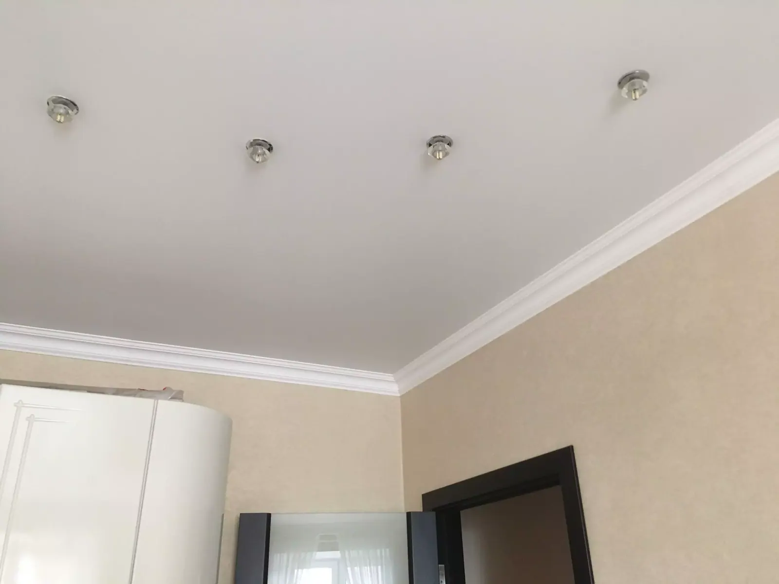 Матовый натяжной потолок в квартиру — Ангарск, Советская, 17а, фото 1